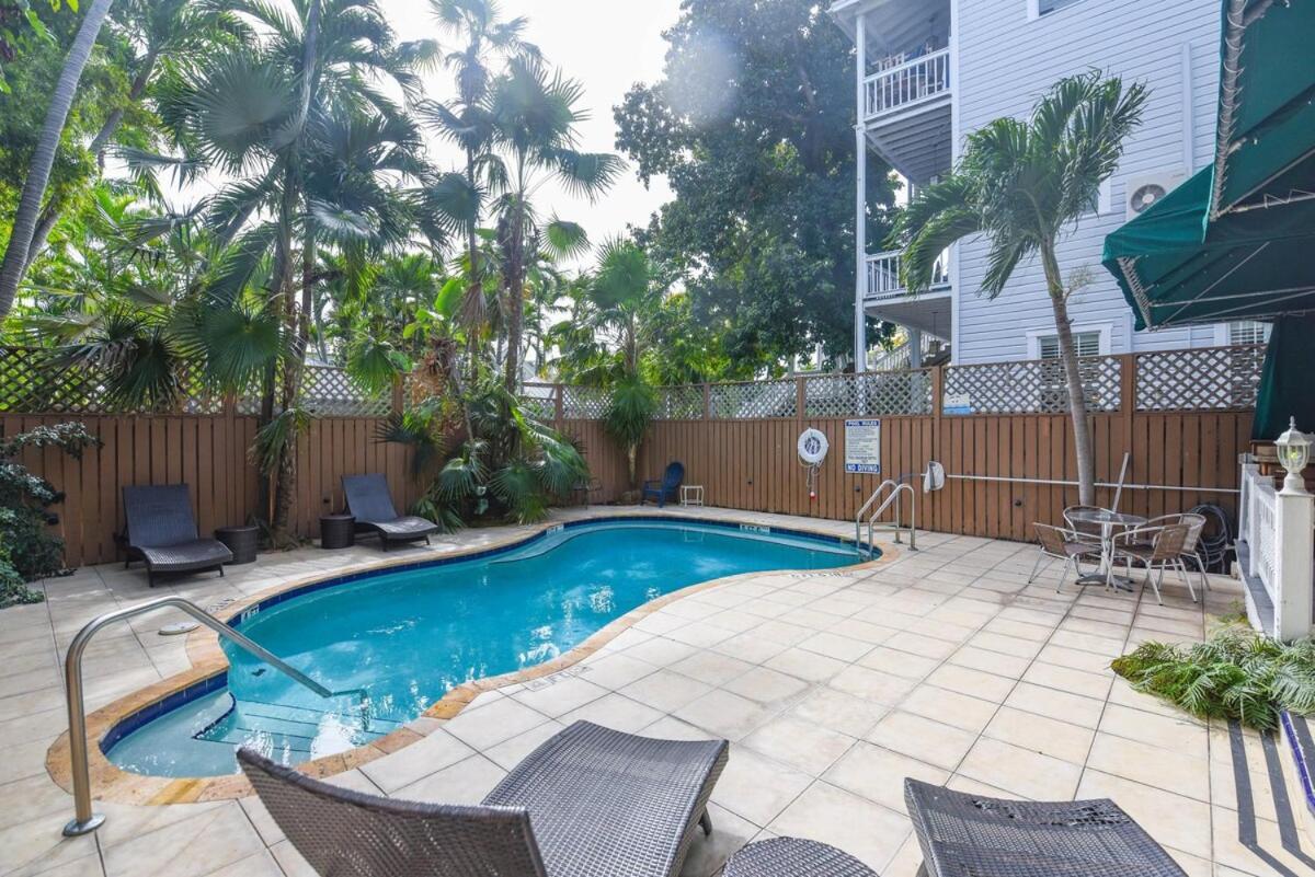 Curry House - Pool, King Bed & Balcony! Room 7 Key West Ngoại thất bức ảnh