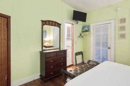 Curry House - Pool, King Bed & Balcony! Room 7 Key West Ngoại thất bức ảnh