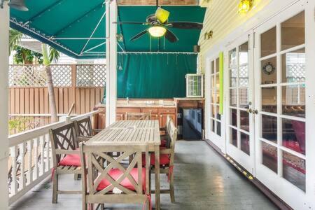 Curry House - Pool, King Bed & Balcony! Room 7 Key West Ngoại thất bức ảnh
