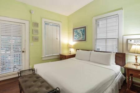 Curry House - Pool, King Bed & Balcony! Room 7 Key West Ngoại thất bức ảnh